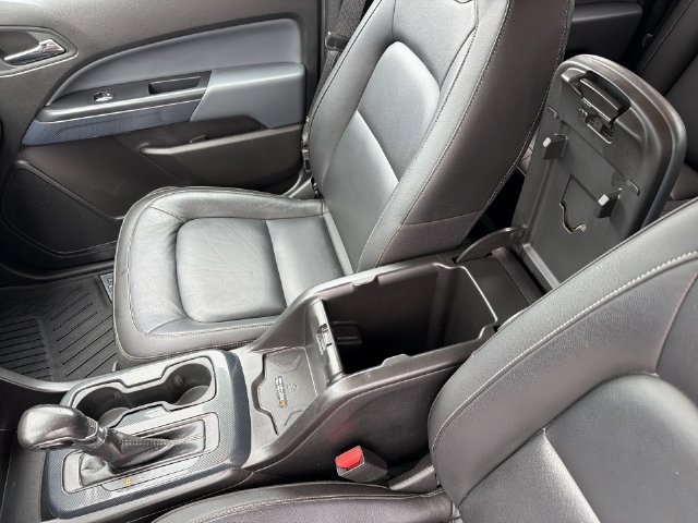 Used 2022 Red Chevrolet Z71 image 24