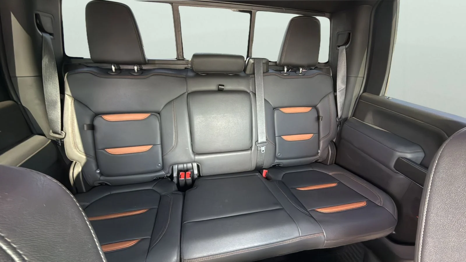 Used 2022 Black GMC AT4 image 23