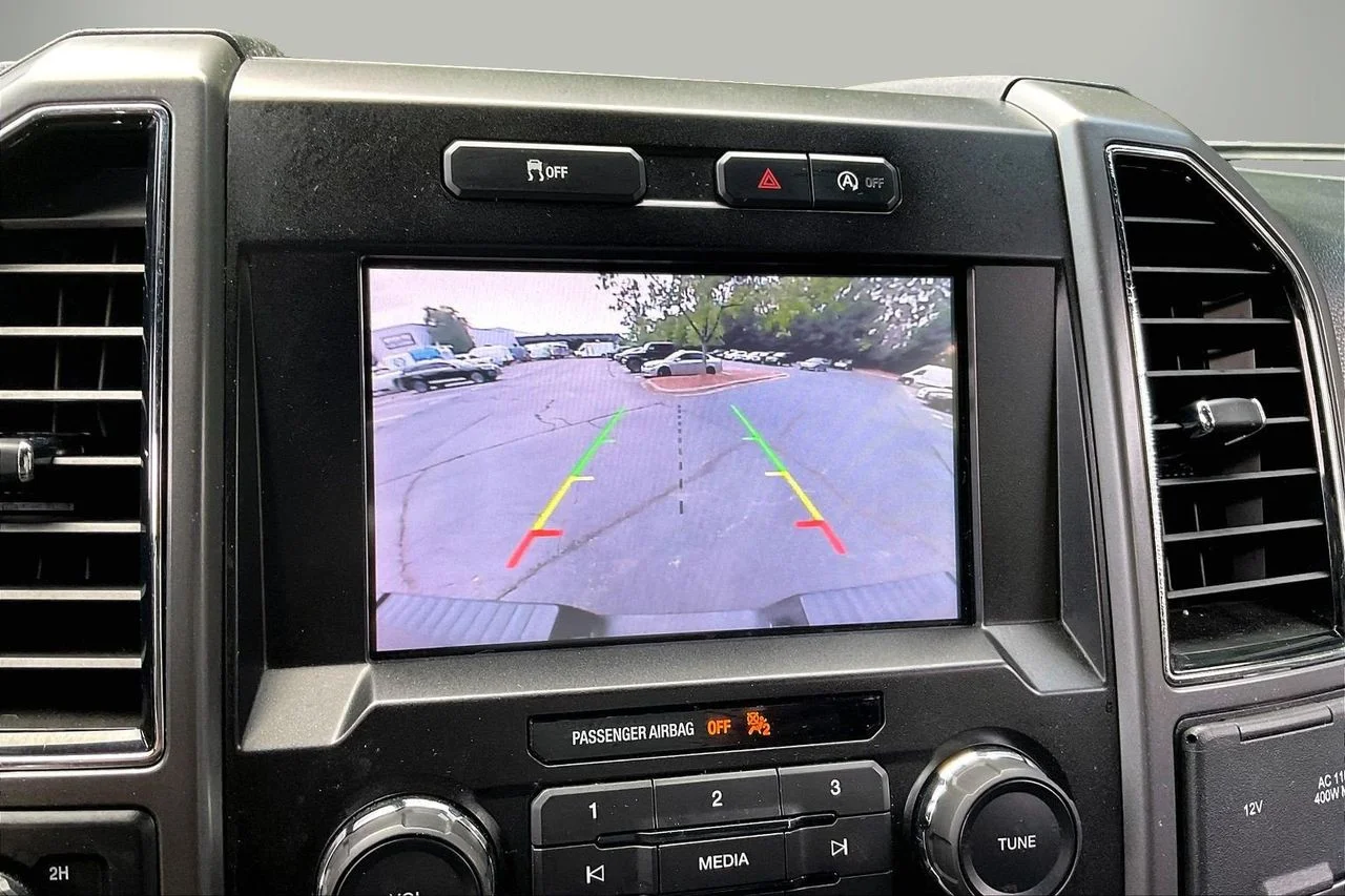 Used 2020 Black Ford XLT image 13