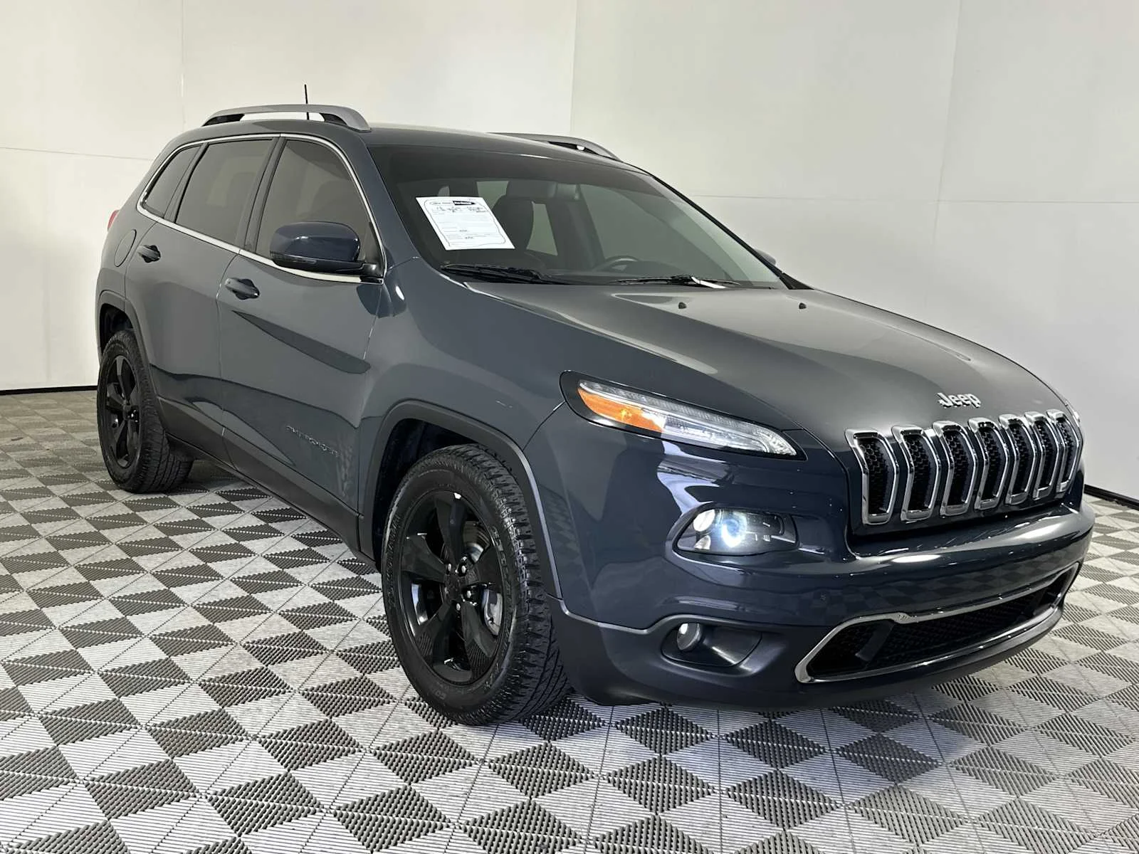2018 Jeep Cherokee Limited's photo