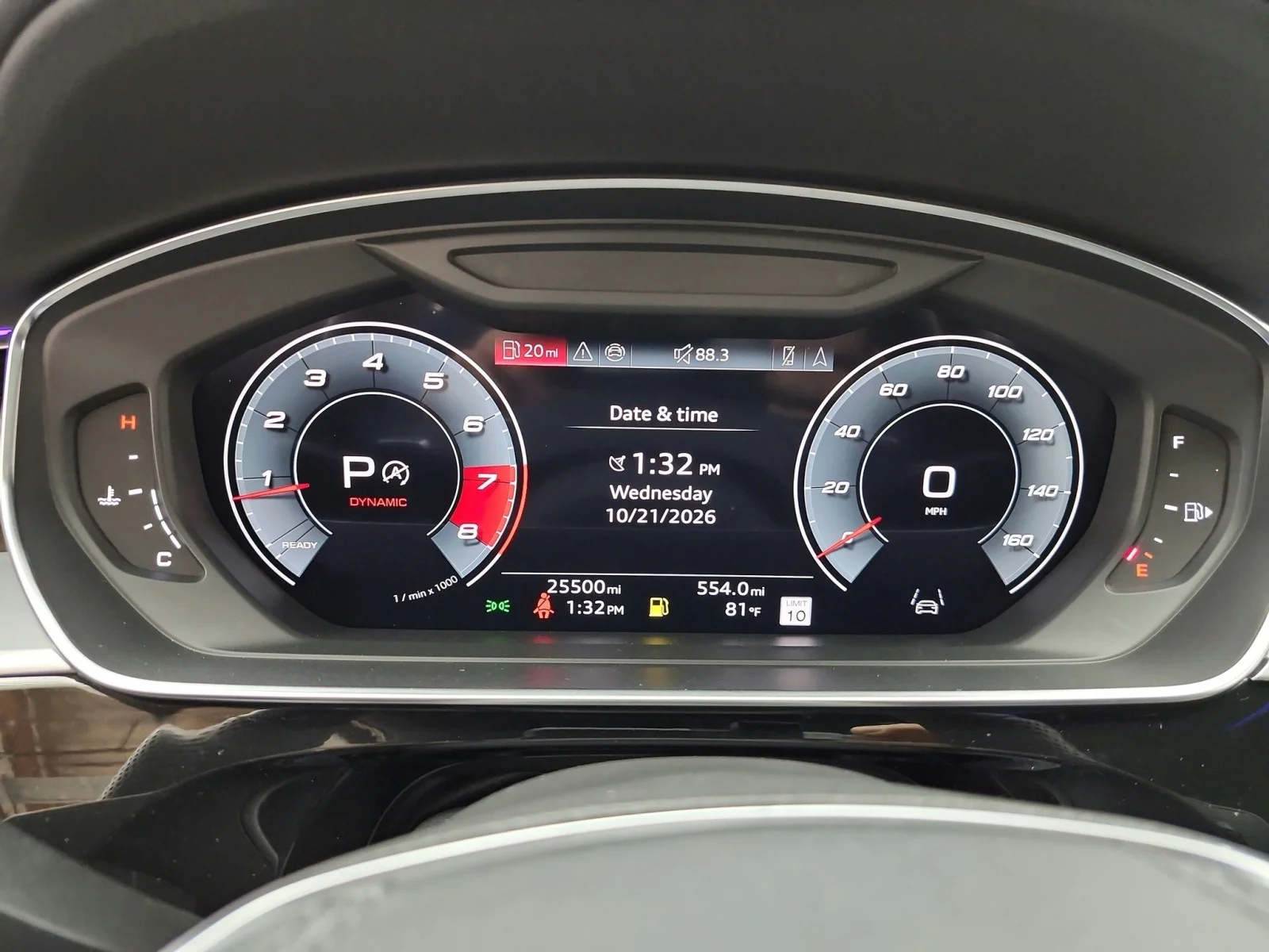 Used 2024 Daytona Gray Pearl Effect Audi 4.0 TFSI image 10