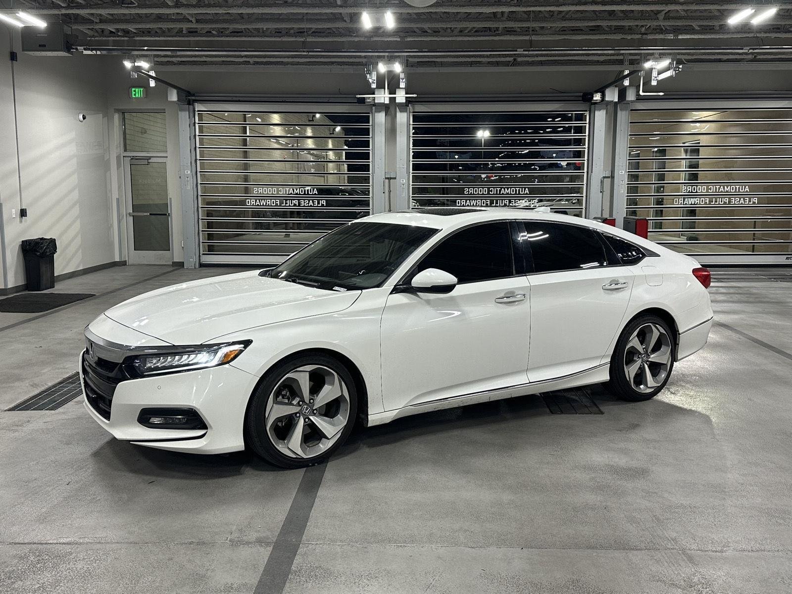 2020 Honda Accord 2.0T Touring Auto's photo