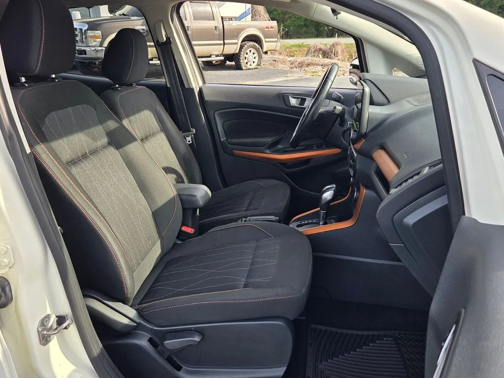 Used 2021 White Ford SE image 14