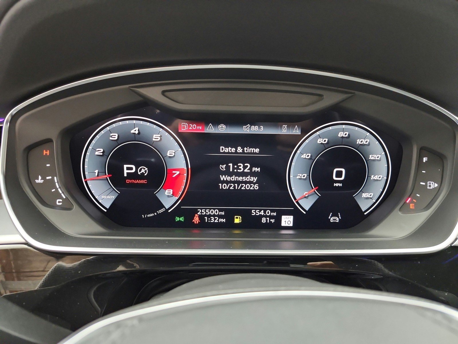 Used 2024 Daytona Gray Pearl Effect Audi 4.0 TFSI image 10