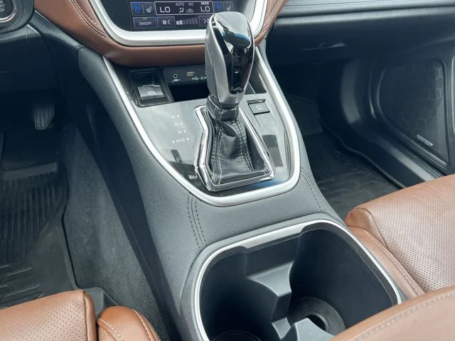 Used 2022 White Subaru Touring XT image 16
