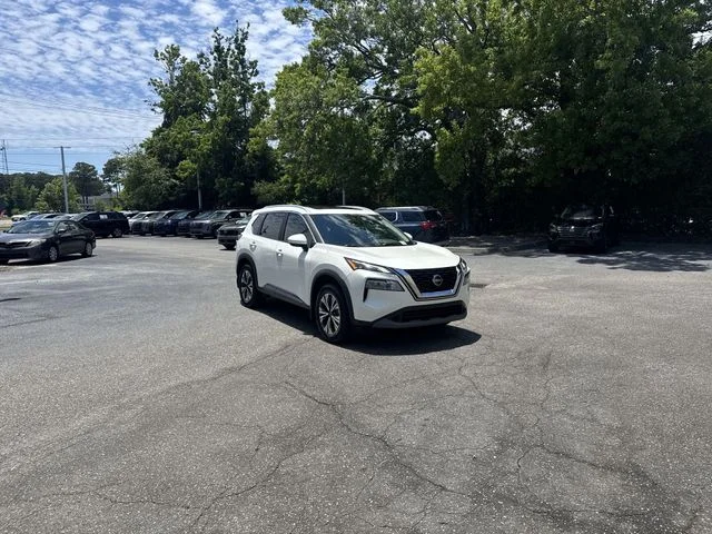 Used 2023 White Nissan SV image 3