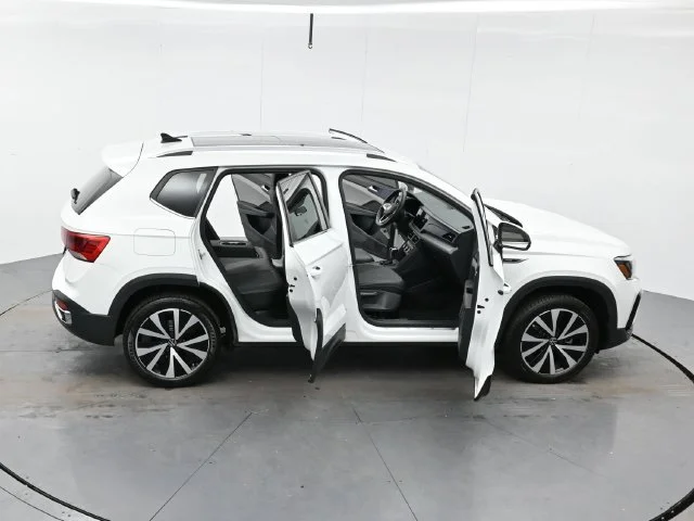 Used 2022 Pure White [white Volkswagen SE image 45
