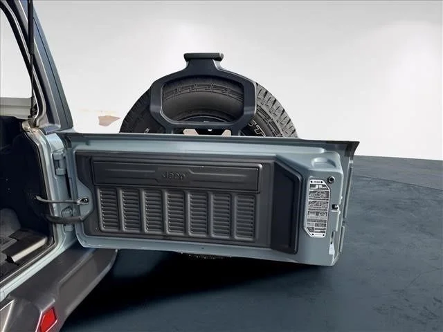 Used 2025 Gray Jeep Rubicon image 24