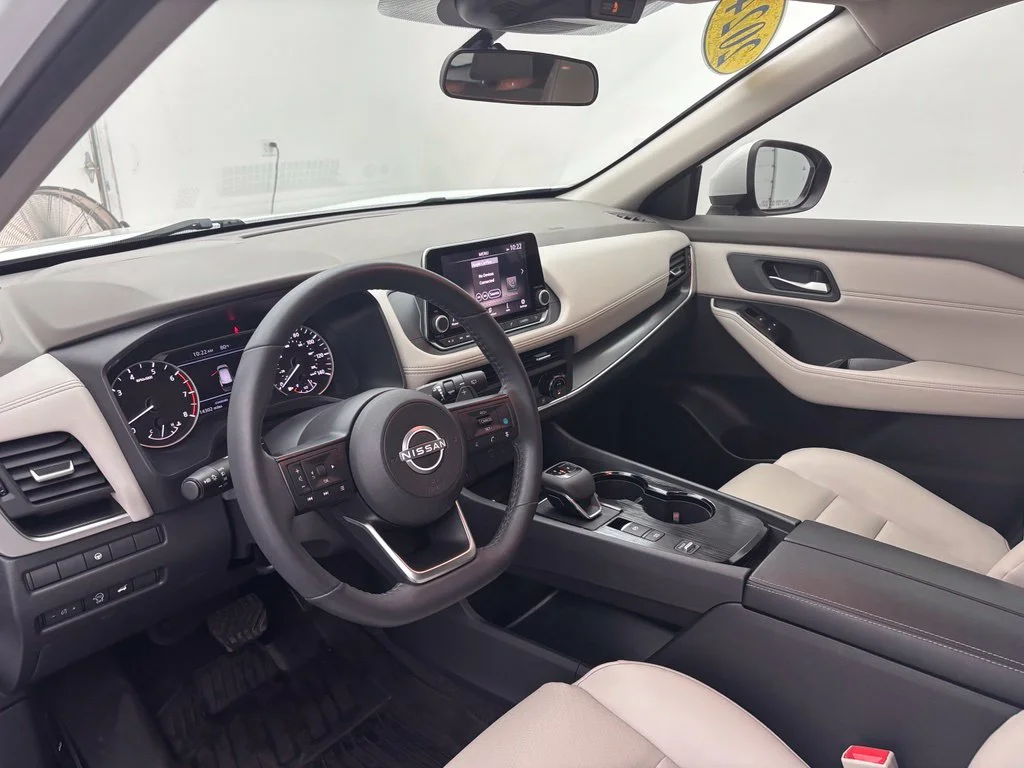 Used 2024 White Nissan SV image 18