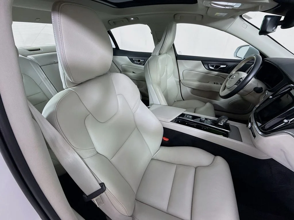Used 2023 Crystal White Volvo Ultimate image 27