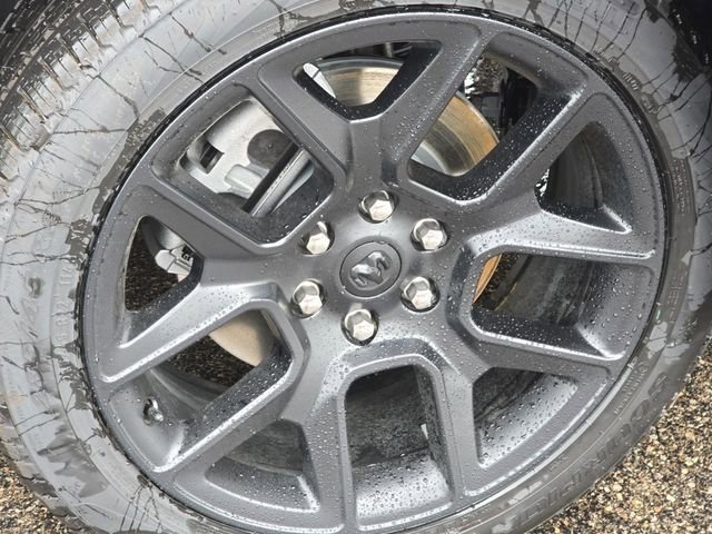 New 2026 Diamond Black Crystal Pearl-Coat Exterior Paint RAM Laramie image 34