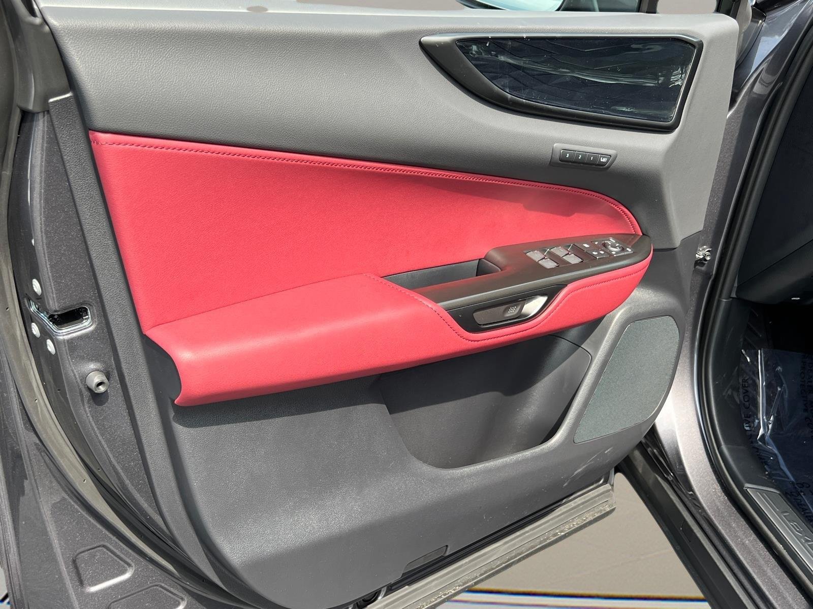 2026 Lexus NX 450h+ Premium - Photo 10