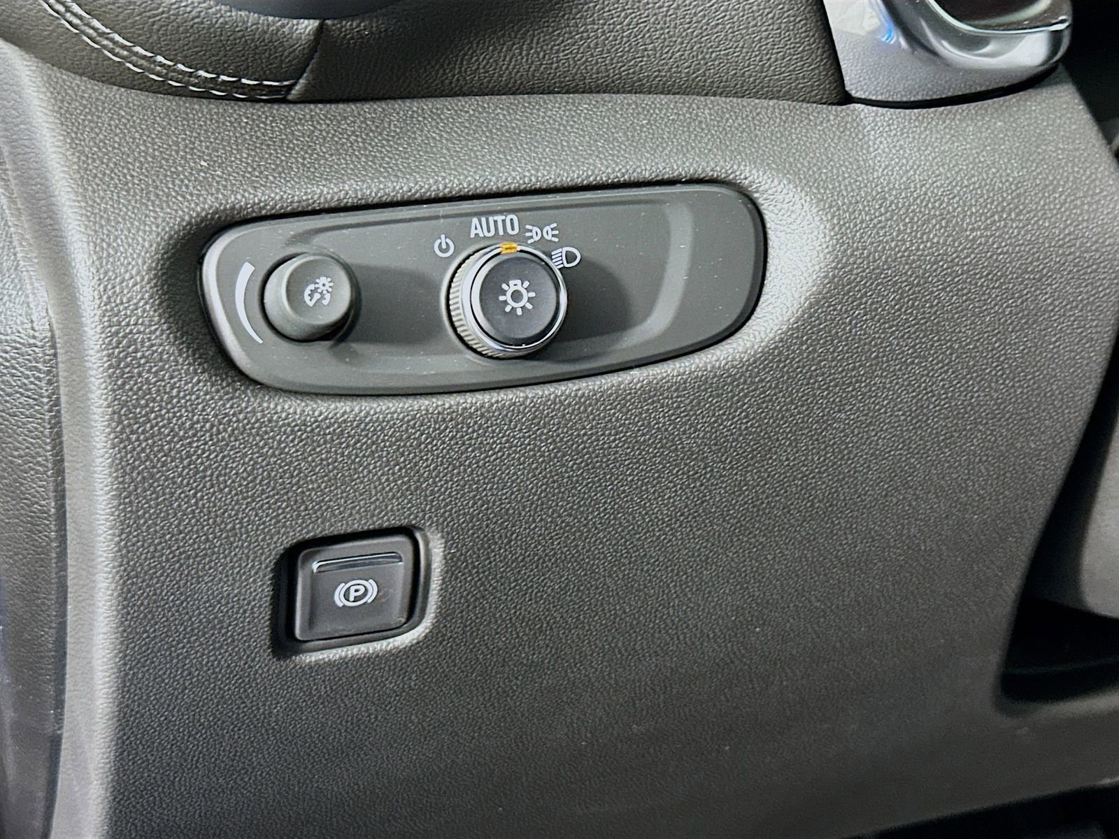 2025 Chevrolet Blazer 2LT - Photo 11