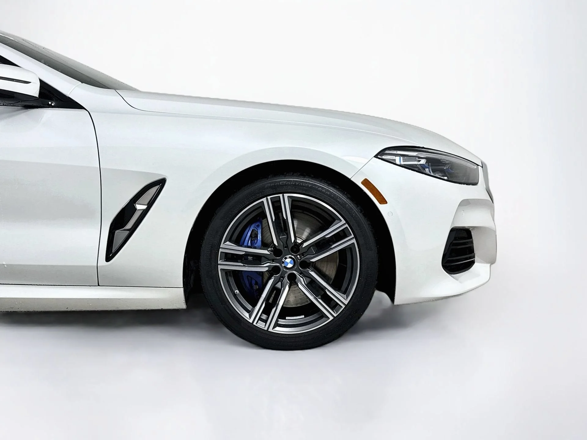 Used 2025 Mineral White Metallic BMW 840i image 27