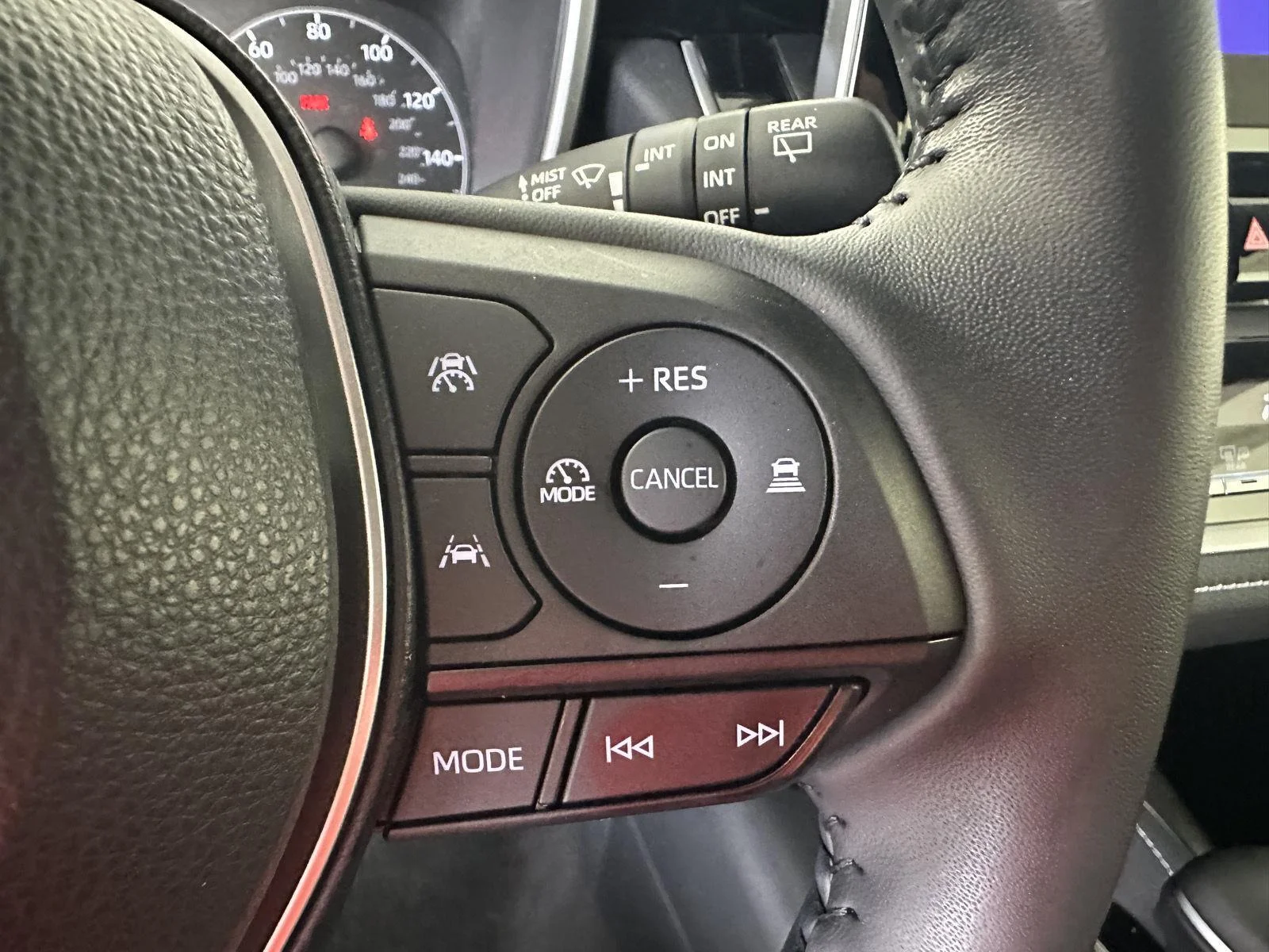 Used 2024 Ice Cap Toyota SE image 33