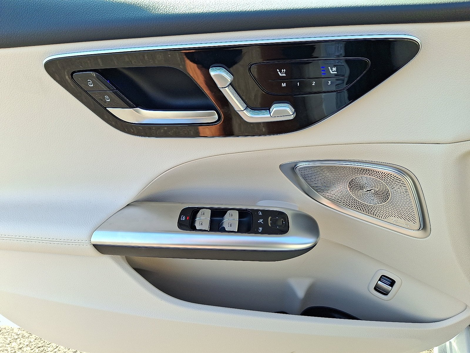 New 2026 Polar White Mercedes-Benz C 300 image 22