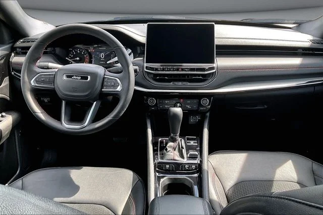 Used 2024 Metallic Jeep Trailhawk image 7