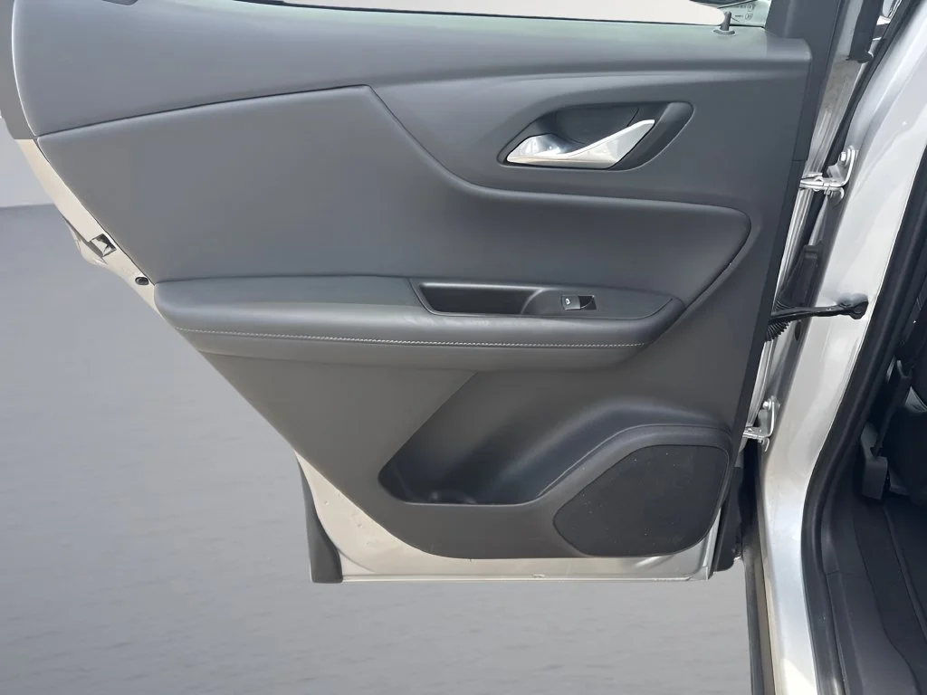 Used 2022 Silver Chevrolet LT image 14