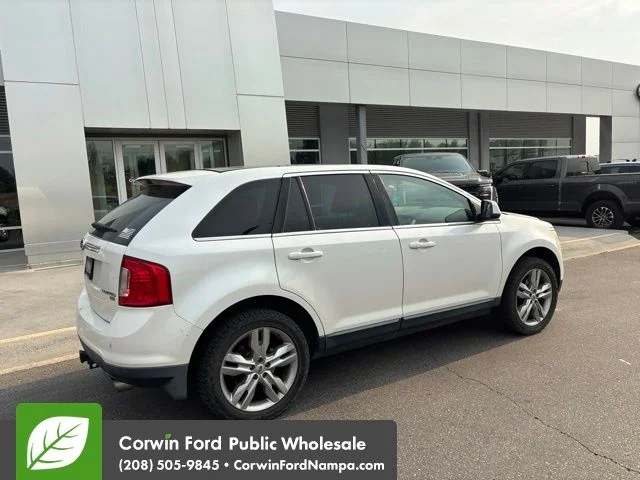 Used 2011 White Ford Limited image 5