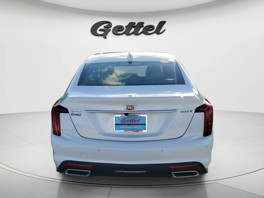Used 2026 Vibrant White Tricoat Cadillac Premium Luxury image 5