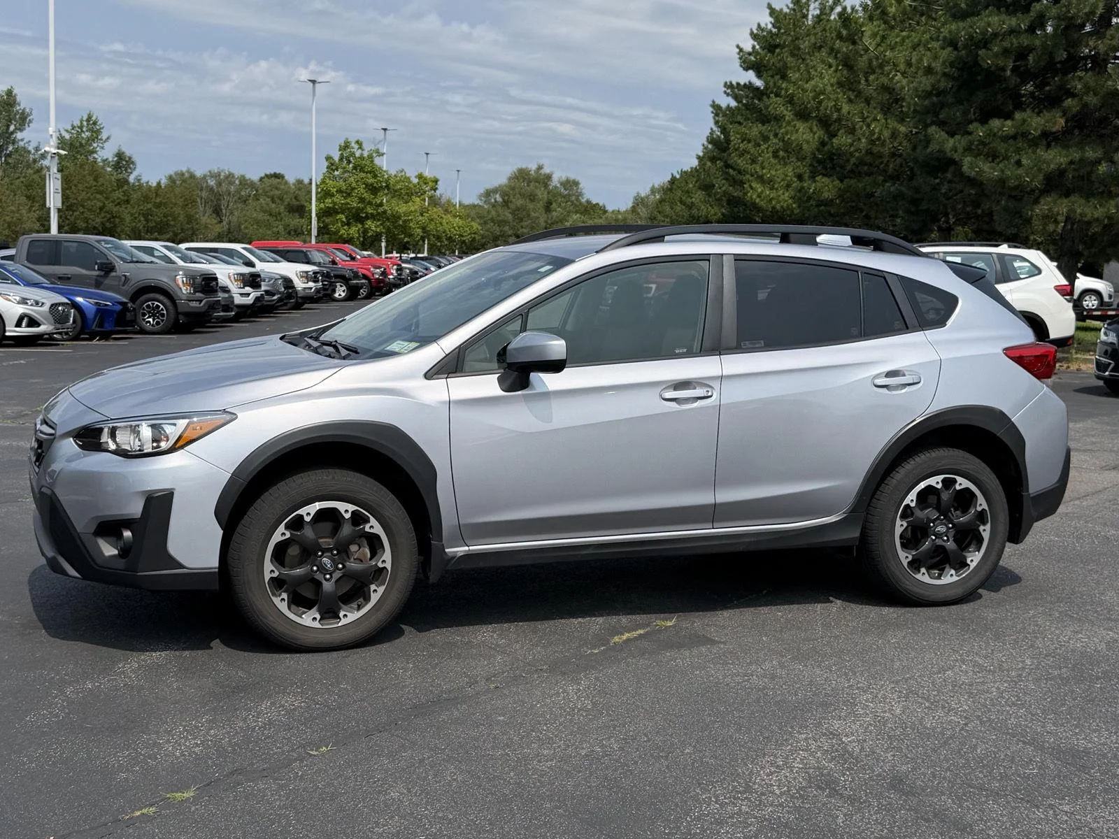 Used 2023 Ice Silver Metallic Subaru Premium image 6