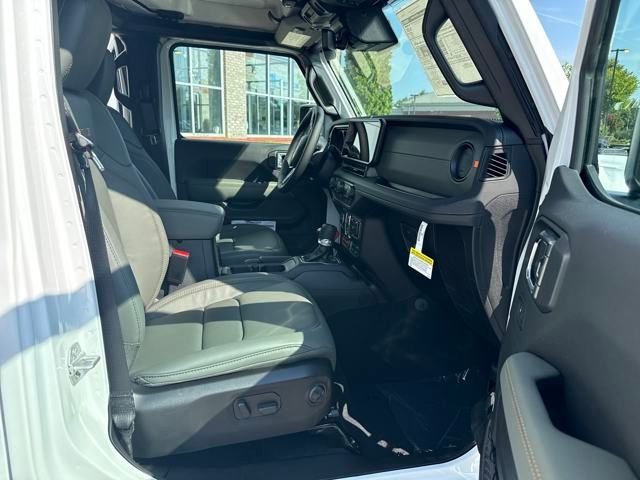 New 2025 Bright White Clearcoat Jeep Mojave image 21