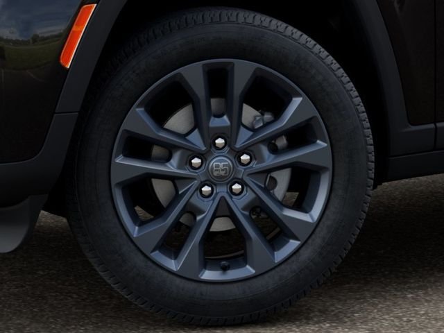 New 2026 Diamond Black Crystal Pearlcoat Jeep  image 9