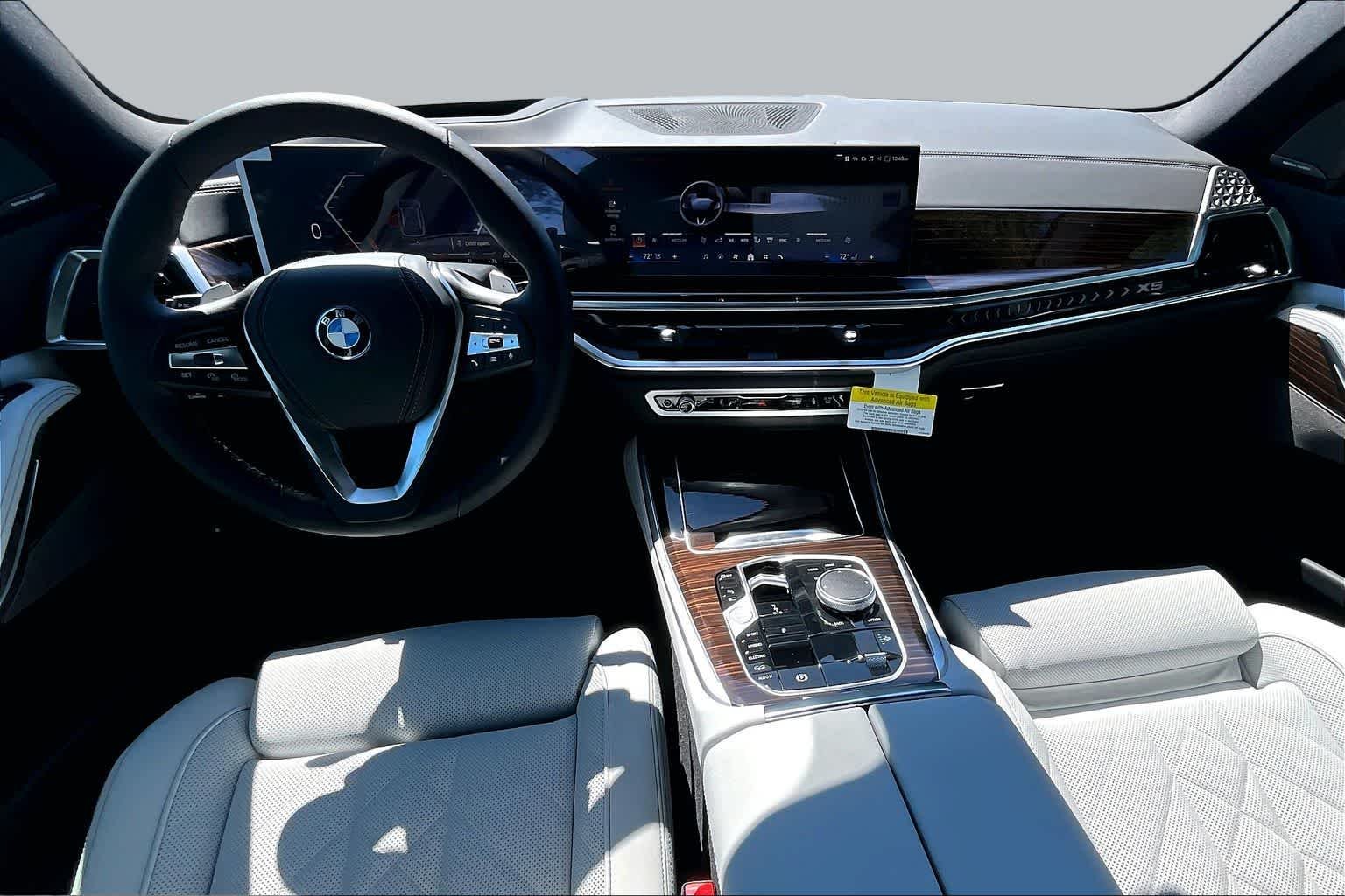 New 2026 Skyscraper Grey Metallic BMW xDrive50e image 5