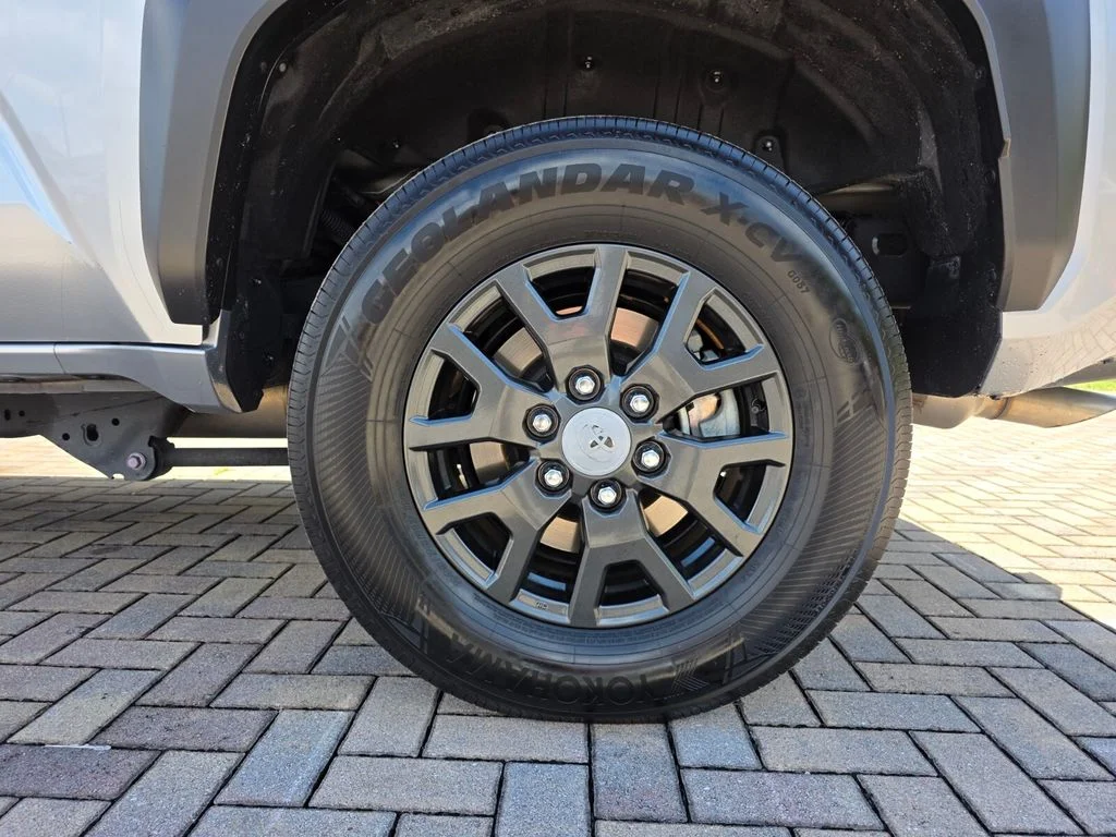 Used 2025  Toyota SR5 image 20