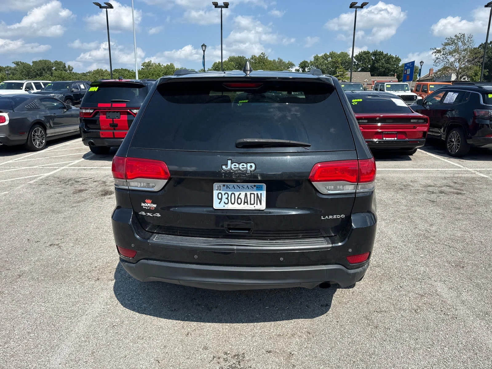 Used 2015 Brilliant Black Crystal Pearlcoat Jeep Laredo image 5