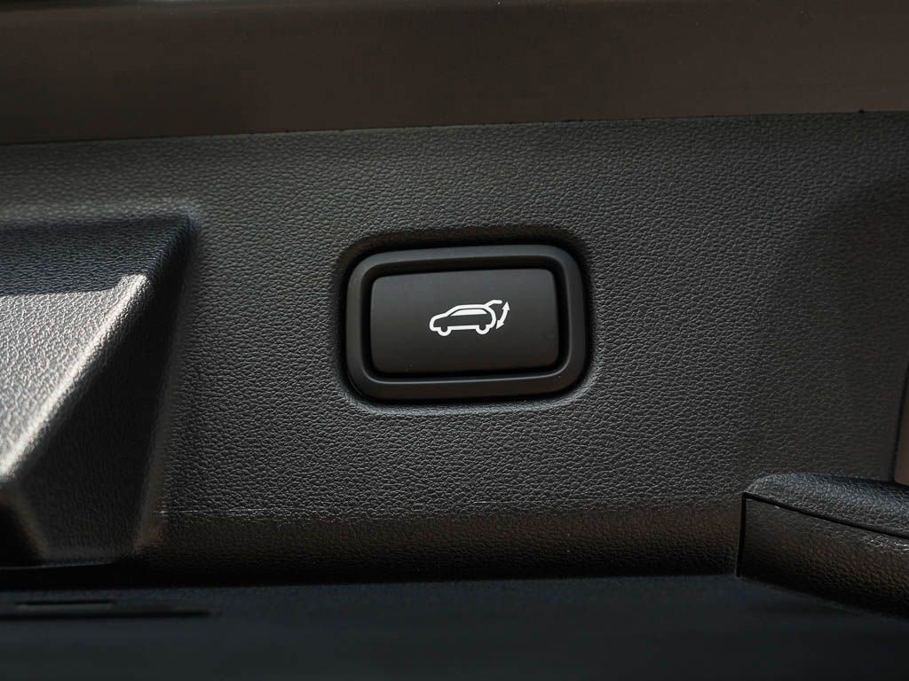 New 2026 Hampton Gray Hyundai SEL Plus AWD image 9