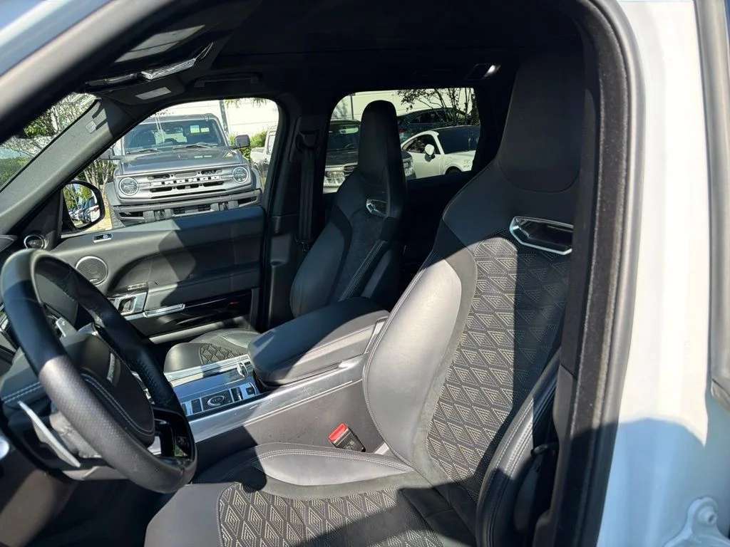 Used 2022 Fuji White Land Rover SVR image 11
