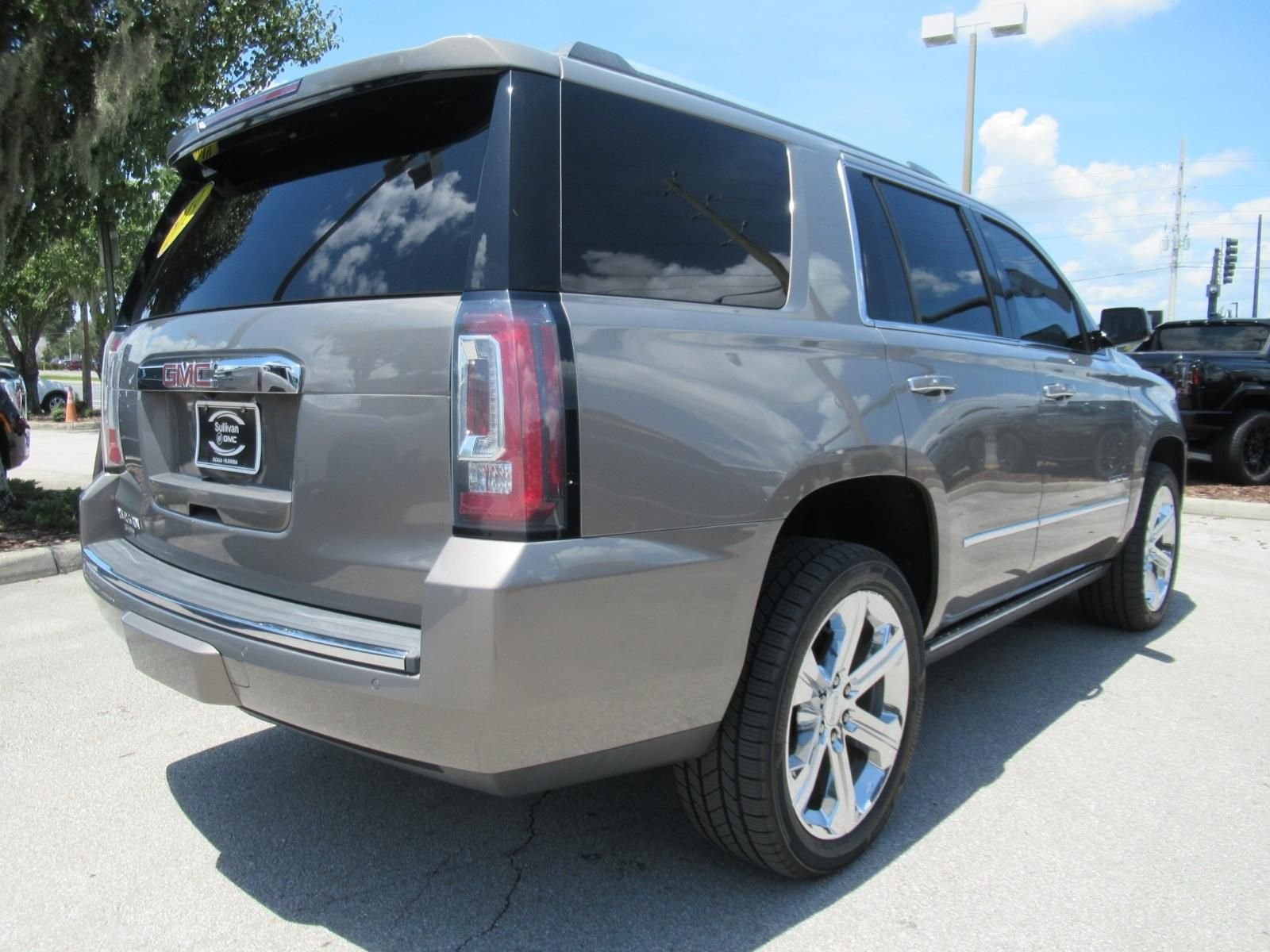 Used 2019  GMC Denali image 7