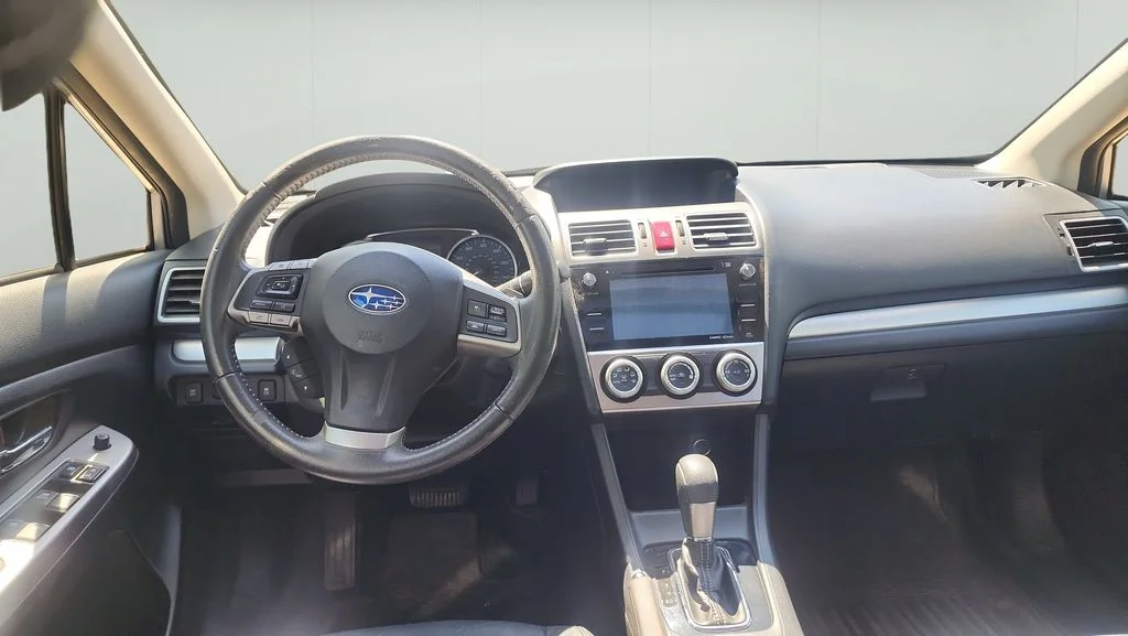 Used 2015 Silver Subaru 2.0i Limited image 9