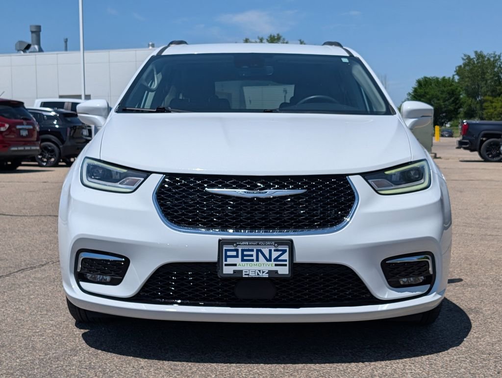 Used 2022 Chrysler Pacifica Touring L with VIN 2C4RC1BG1NR157693 for sale in Rochester, Minnesota