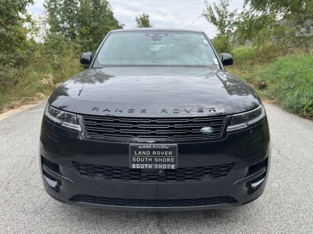 Used 2025 Santorini Black Metallic Land Rover SE image 3