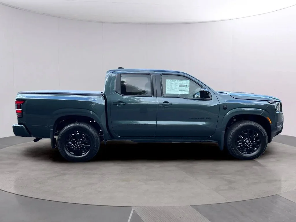 New 2027 Alpine Metallic Nissan Crew Cab SV image 2