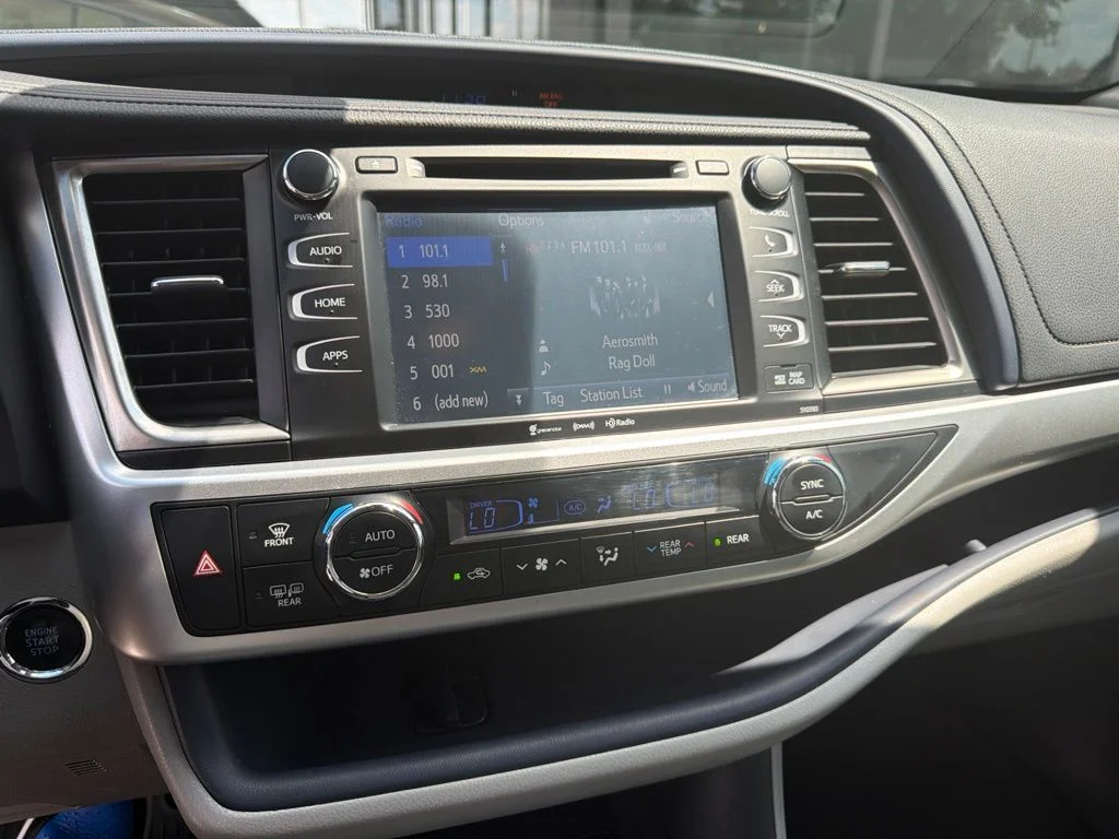 Used 2019 Gray Toyota XLE image 2