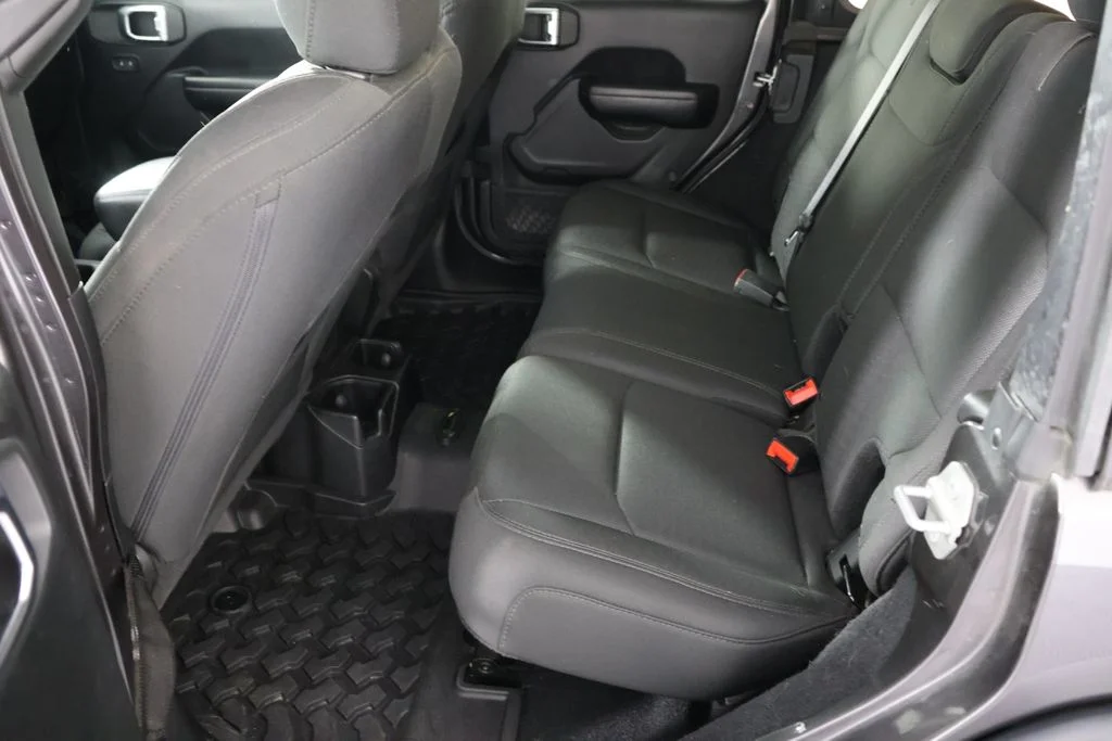 Used 2018 Gray Jeep Unlimited Sport S image 19