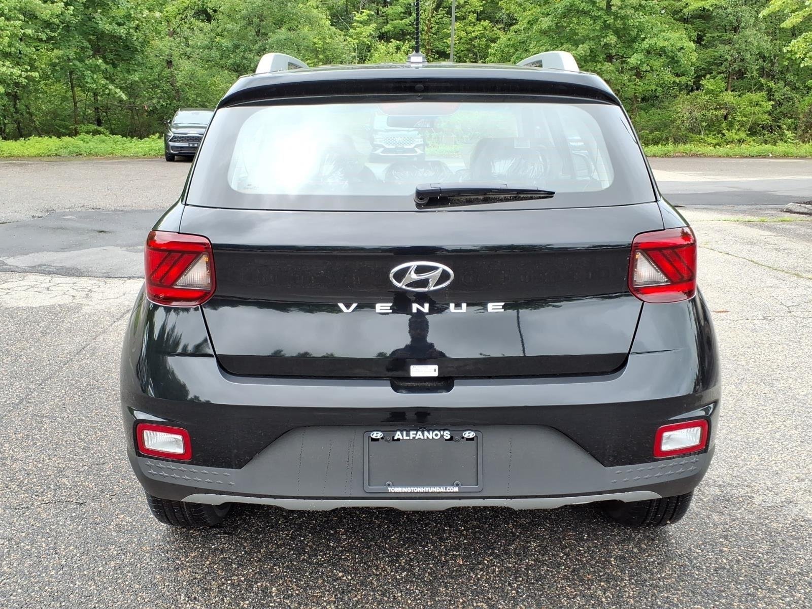 Certified Used 2025 Onyx Black Hyundai SEL image 5