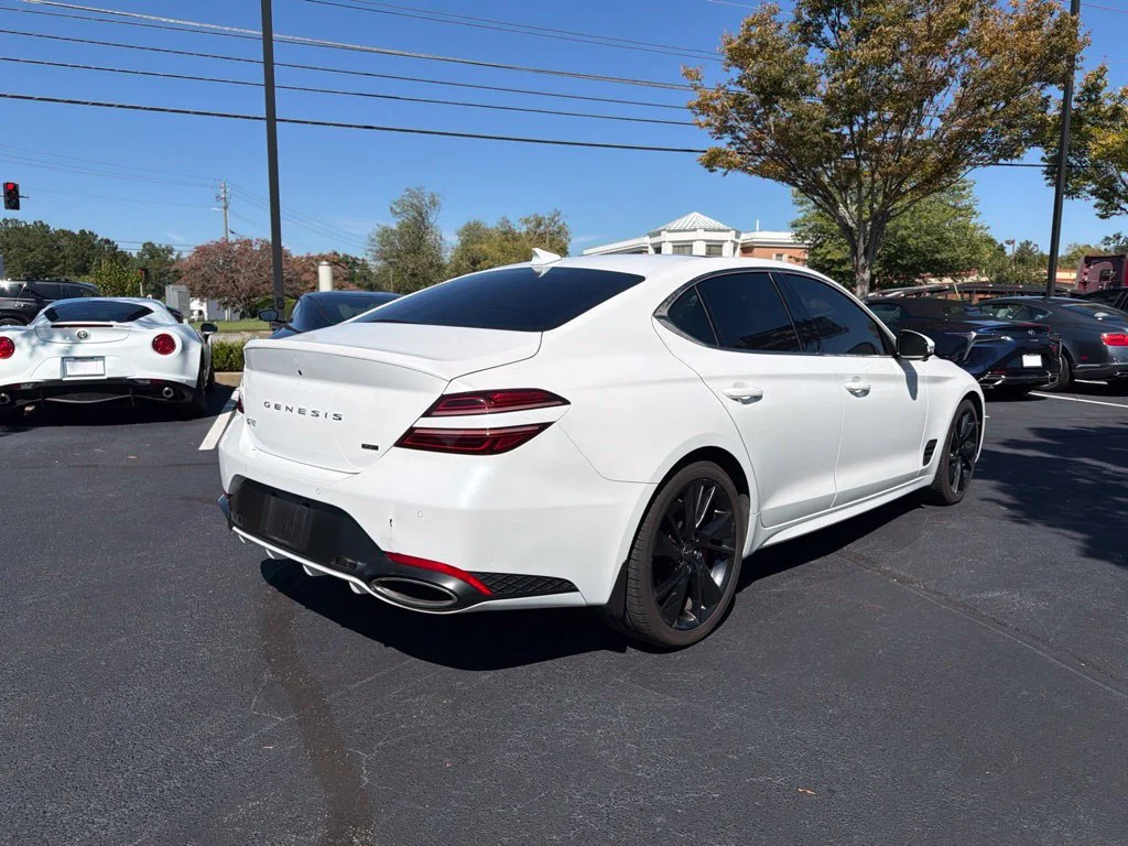 Used 2023 White Genesis 3.3T image 5