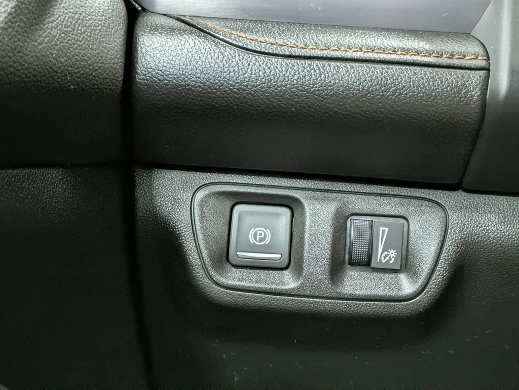 Used 2021 RED MAHOGANY METALLIC GMC AT4 image 21