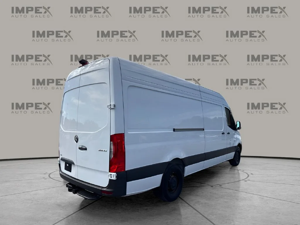 Used 2025 White Mercedes-Benz Cargo 170 WB image 6