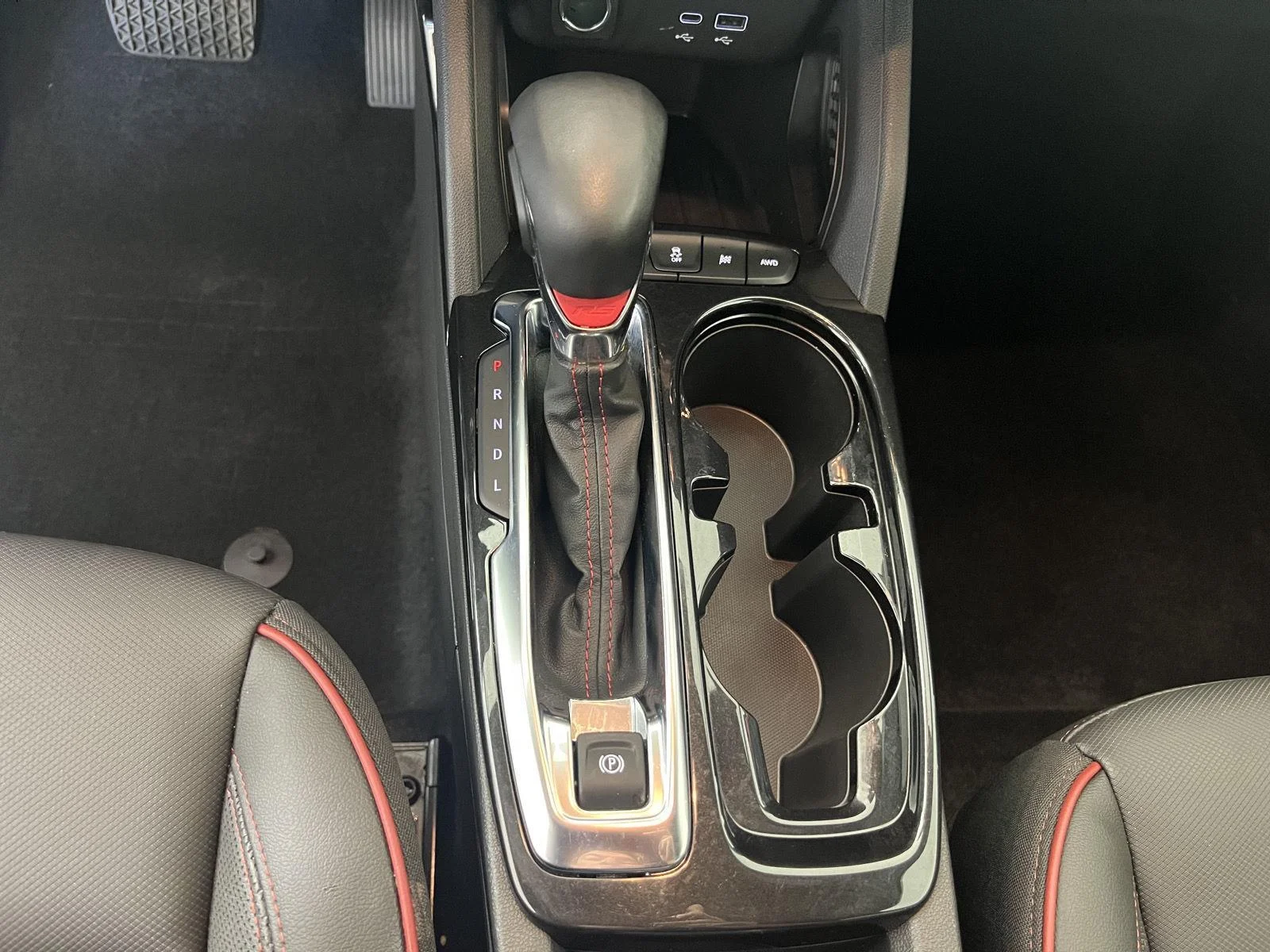 Used 2024 Summit White Chevrolet RS image 17