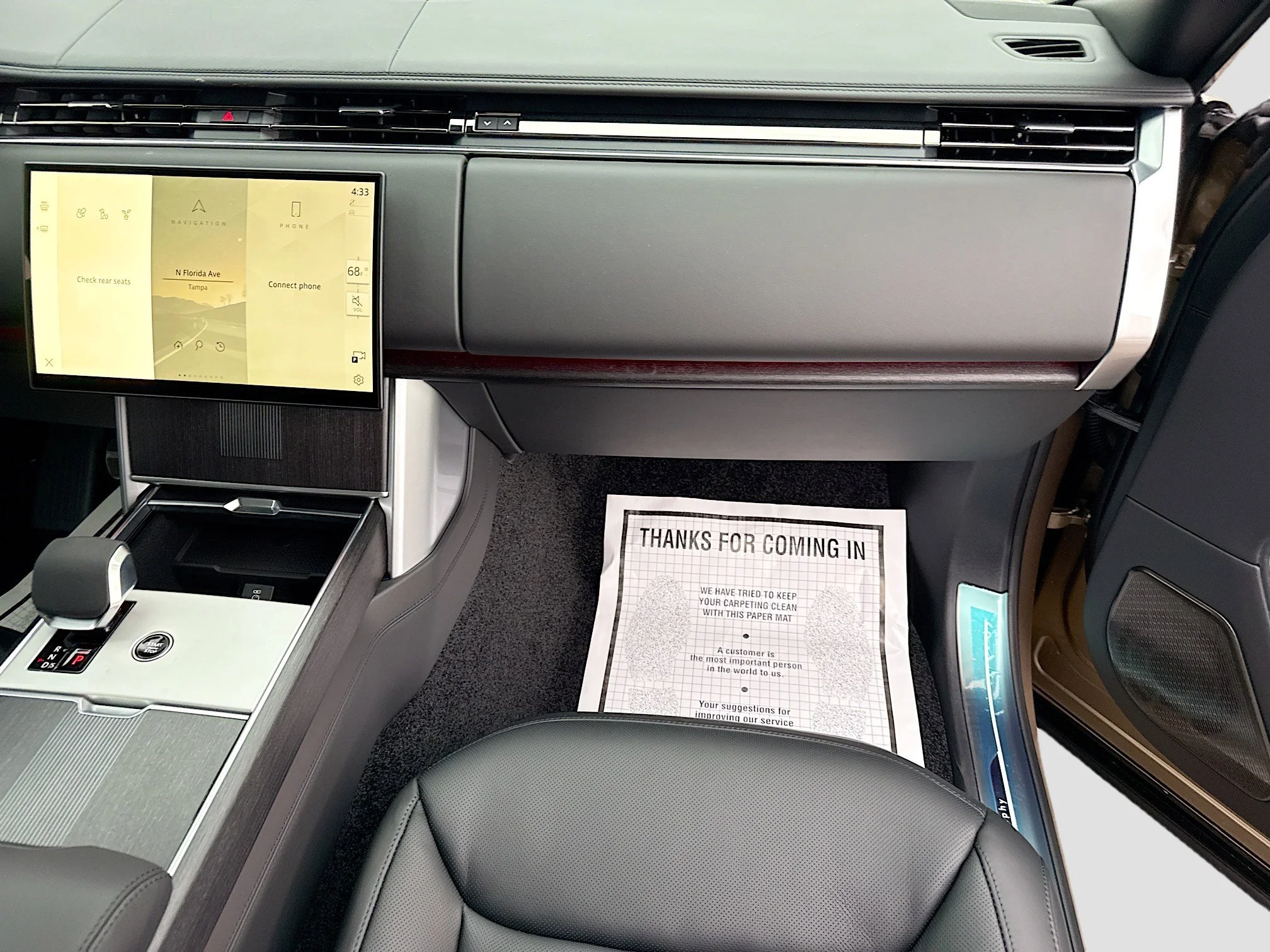 New 2026 Sunset Gold SV Bespoke Ultra Metallic Gloss Land Rover Autobiography image 18