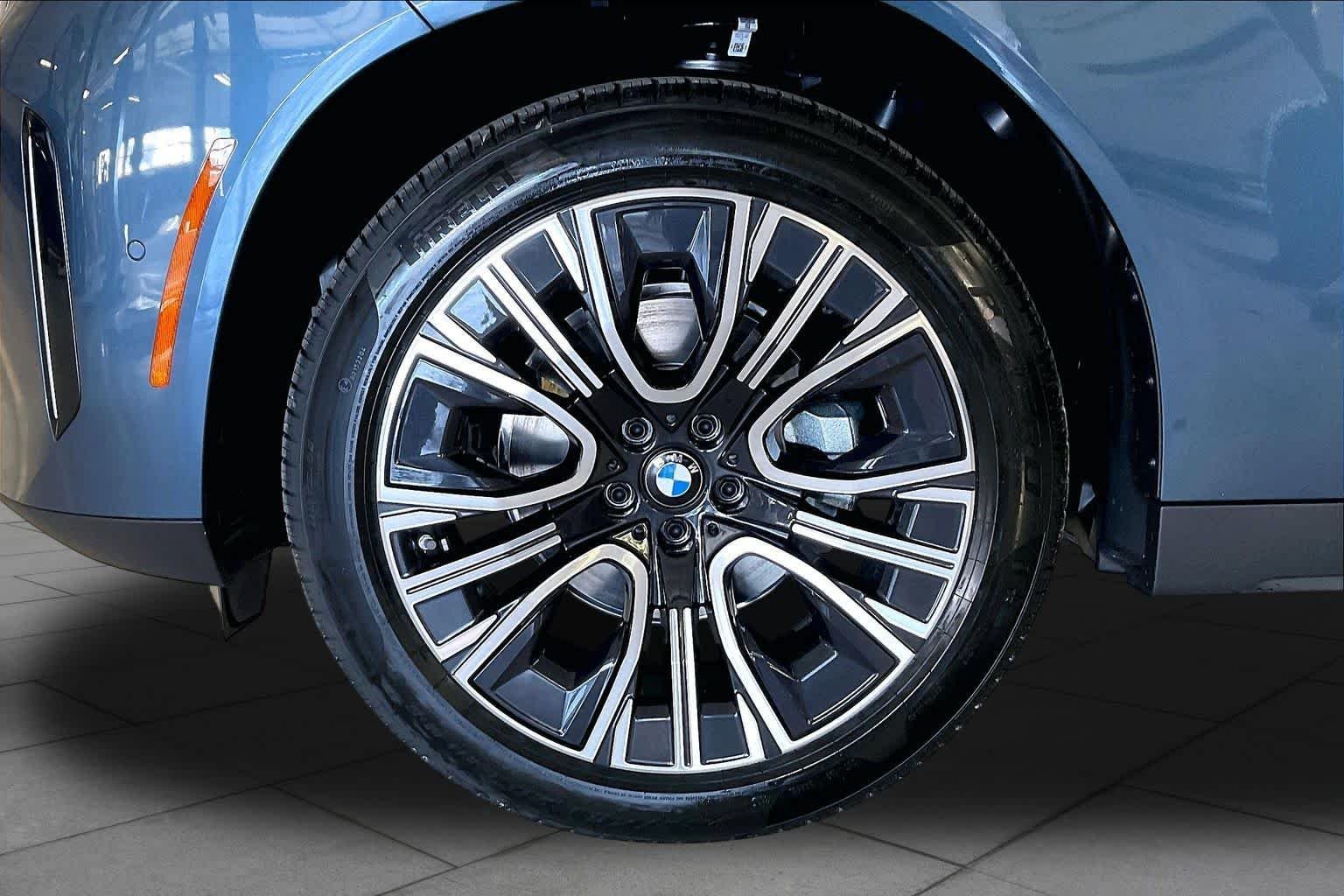 New 2026 Arctic Race Blue metallic BMW 30 xDrive image 11