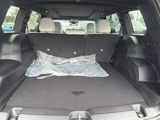 New 2026 Diamond Black Crystal Pearl-Coat Exterior Paint Jeep Limited image 14