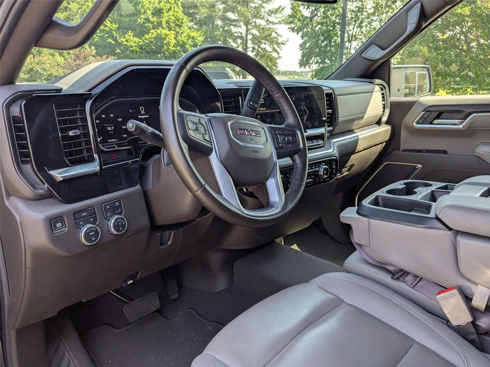 Used 2025 Onyx Black GMC SLT image 10