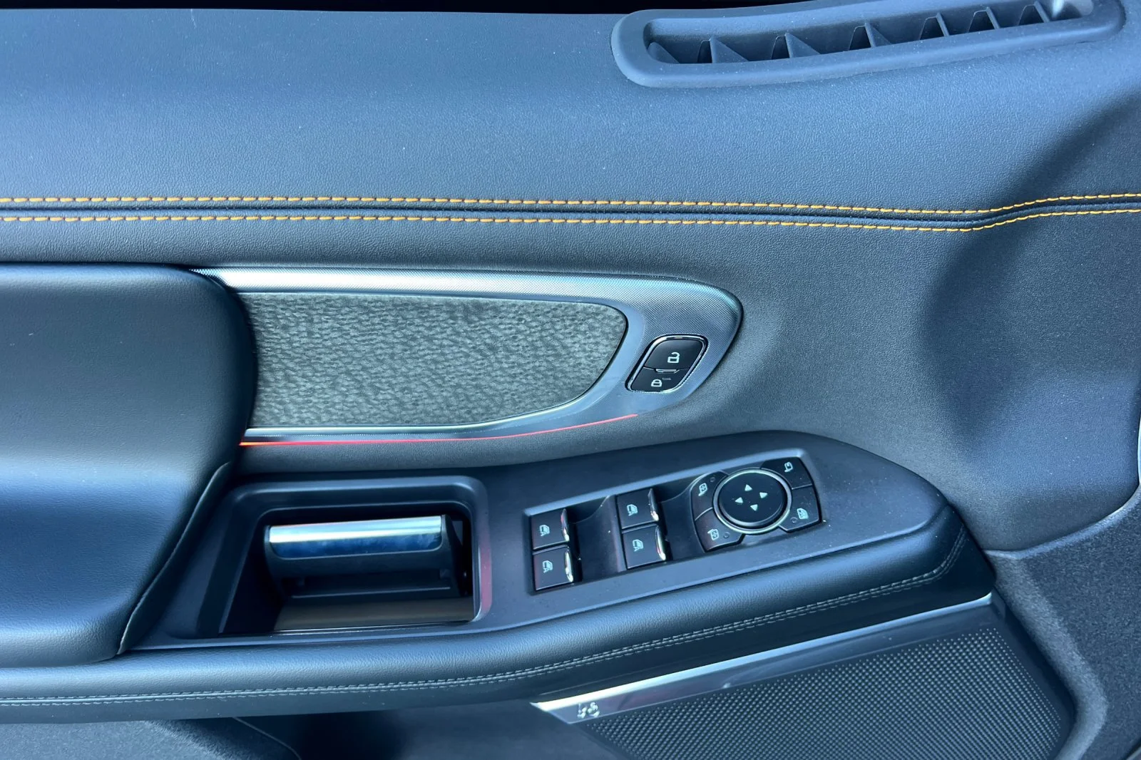 Used 2025 Dark Matter Gray Ford Tremor image 10