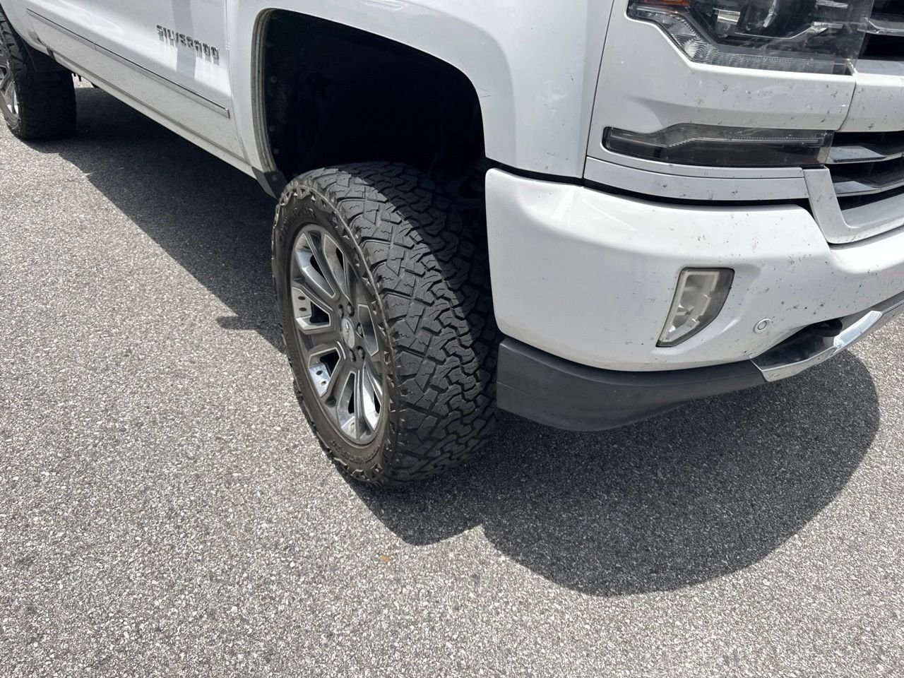 Used 2018 White Chevrolet LTZ image 4